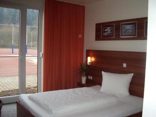 Zum Neckartal Hotel 3*